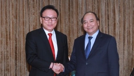阮春福会见越南驻韩国名誉总领事